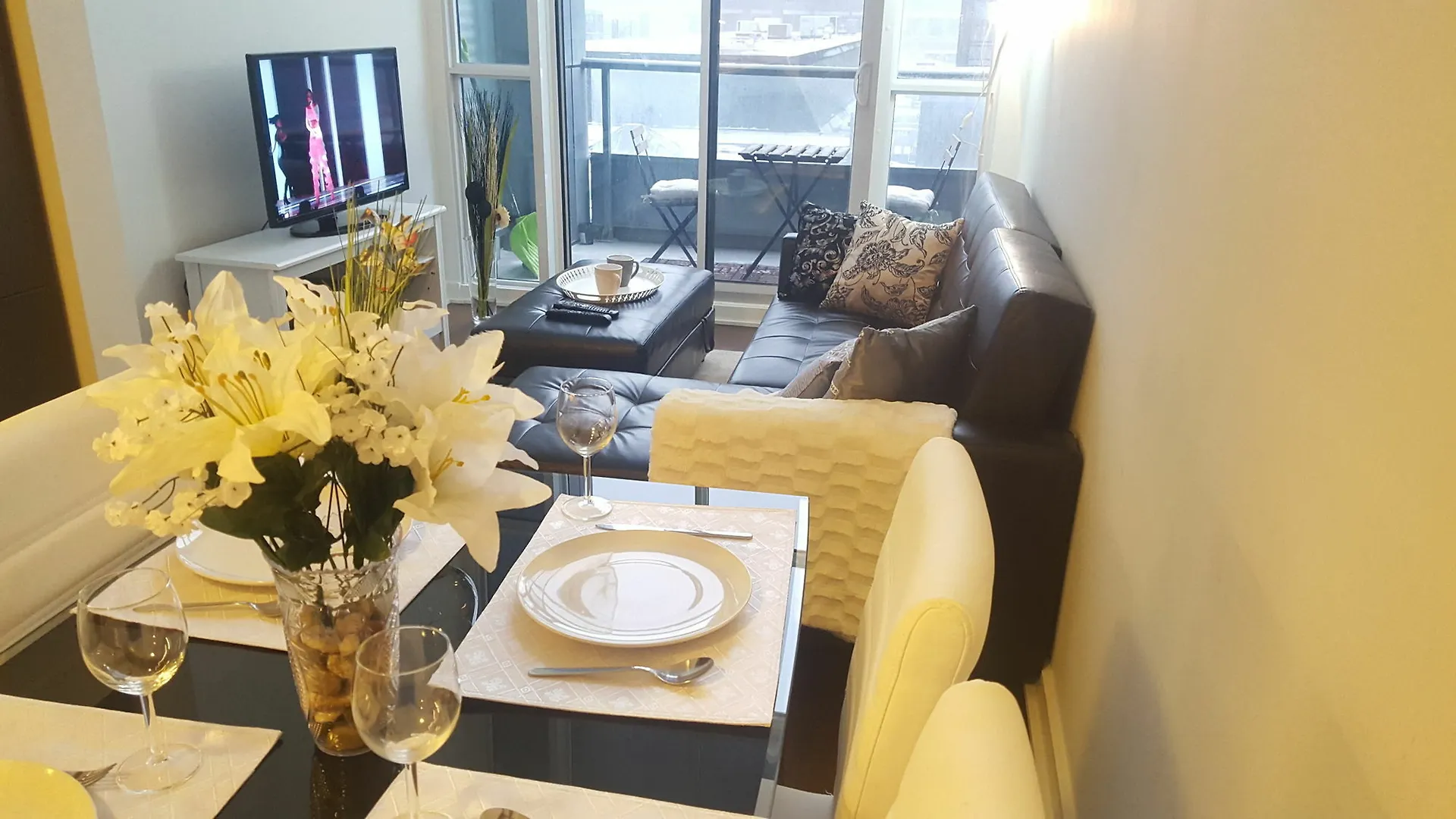 Lavish Suites - Two Story Loft - Downtown Toronto