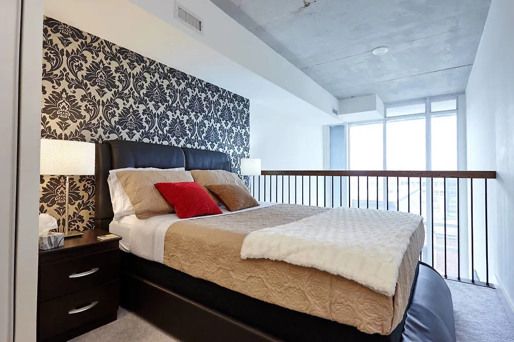 Lavish Suites - Two Story Loft - Downtown Торонто