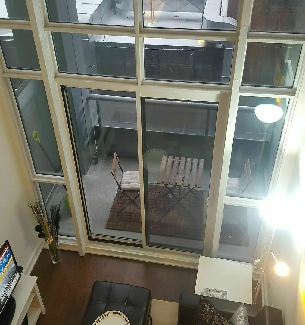 Lavish Suites - Two Story Loft - Downtown Торонто